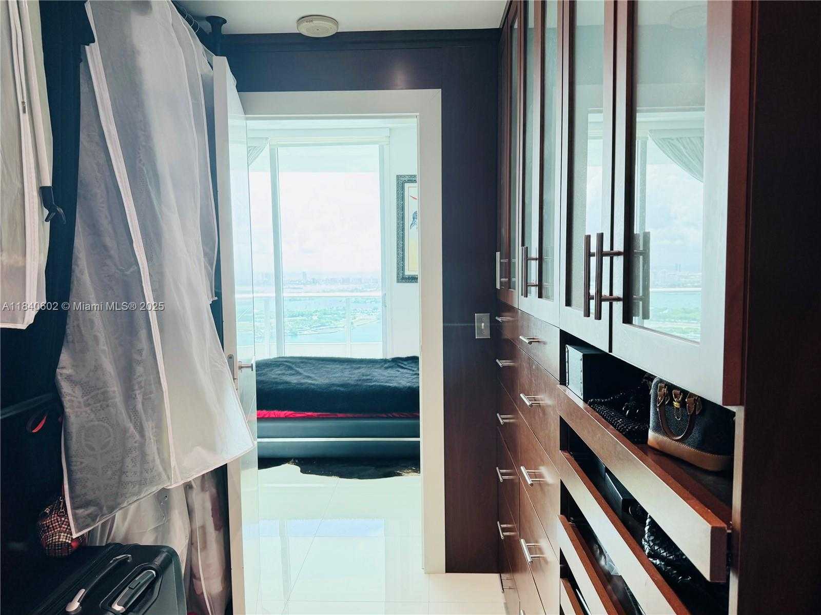 Small Image of 900 BISCAYNE BLVD #4504, Miami Number 17