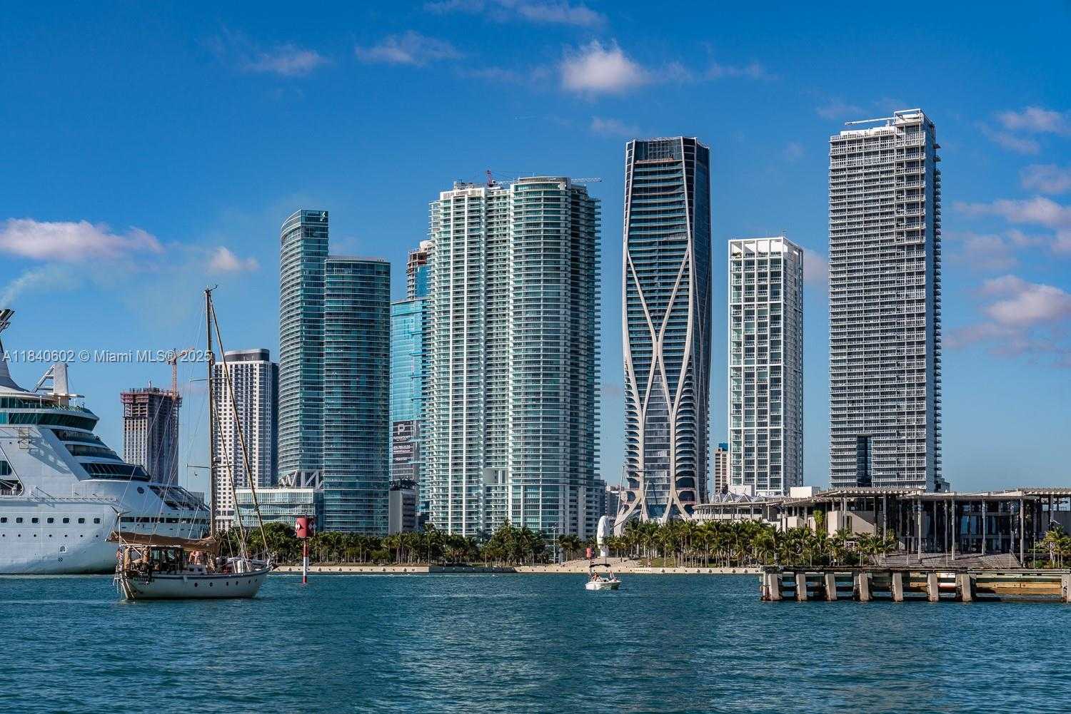 Small Image of 900 BISCAYNE BLVD #4504, Miami Number 4