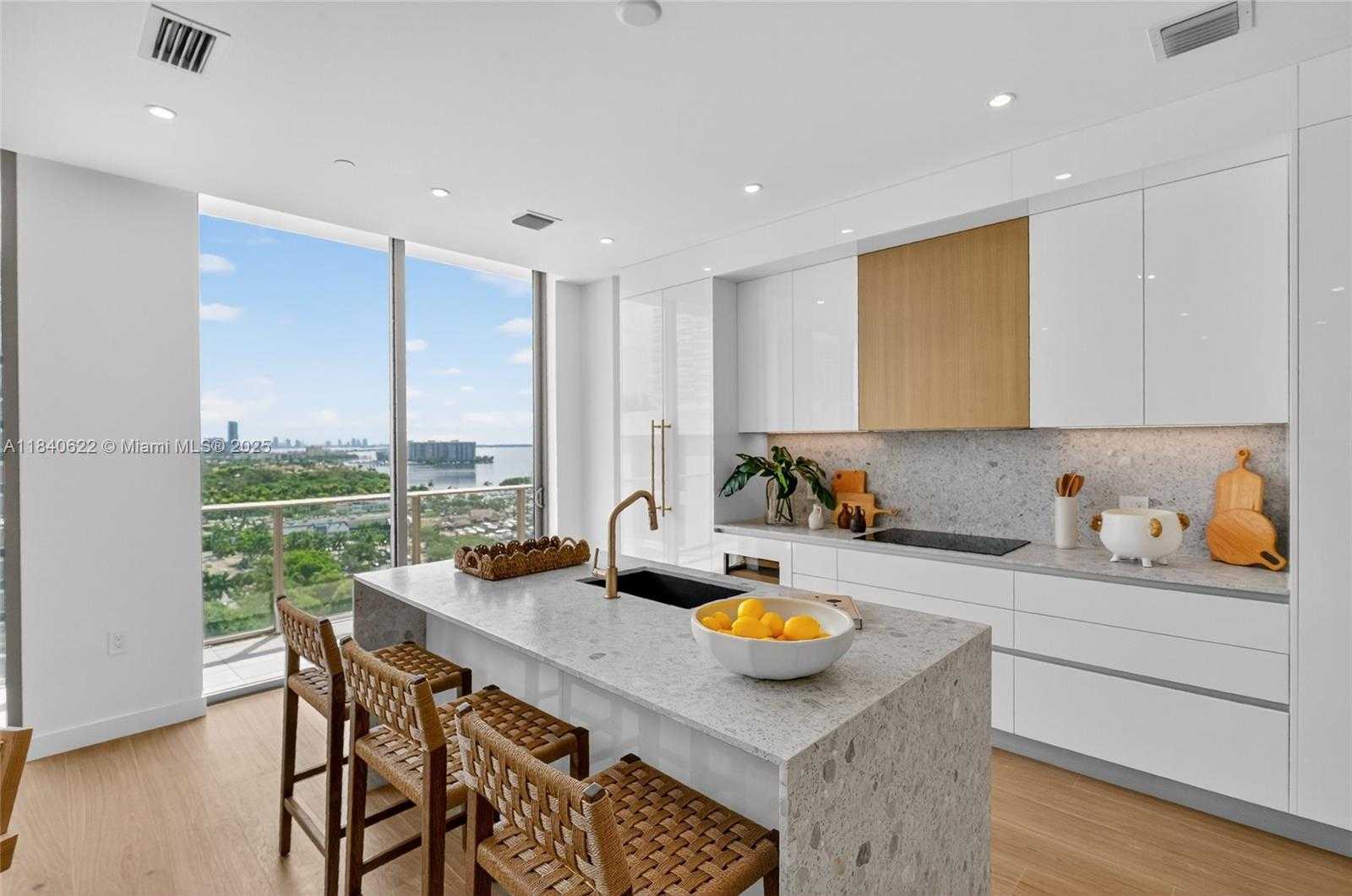 Small Image of 2655 SOUTH BAYSHORE DR #1401, Miami Number 23