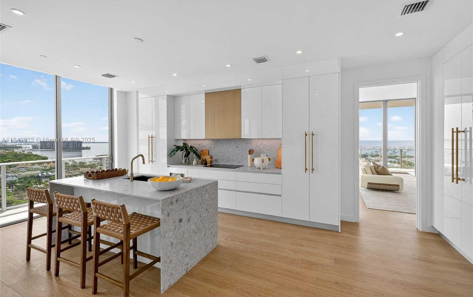 Small Image of 2655 SOUTH BAYSHORE DR #1401, Miami Number 24