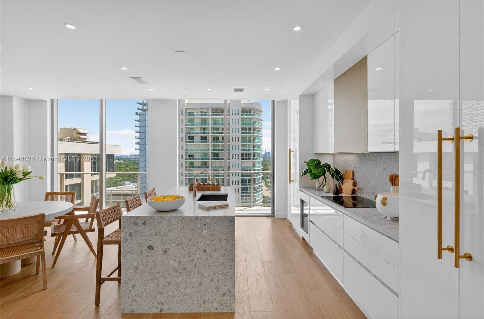 Small Image of 2655 SOUTH BAYSHORE DR #1401, Miami Number 25