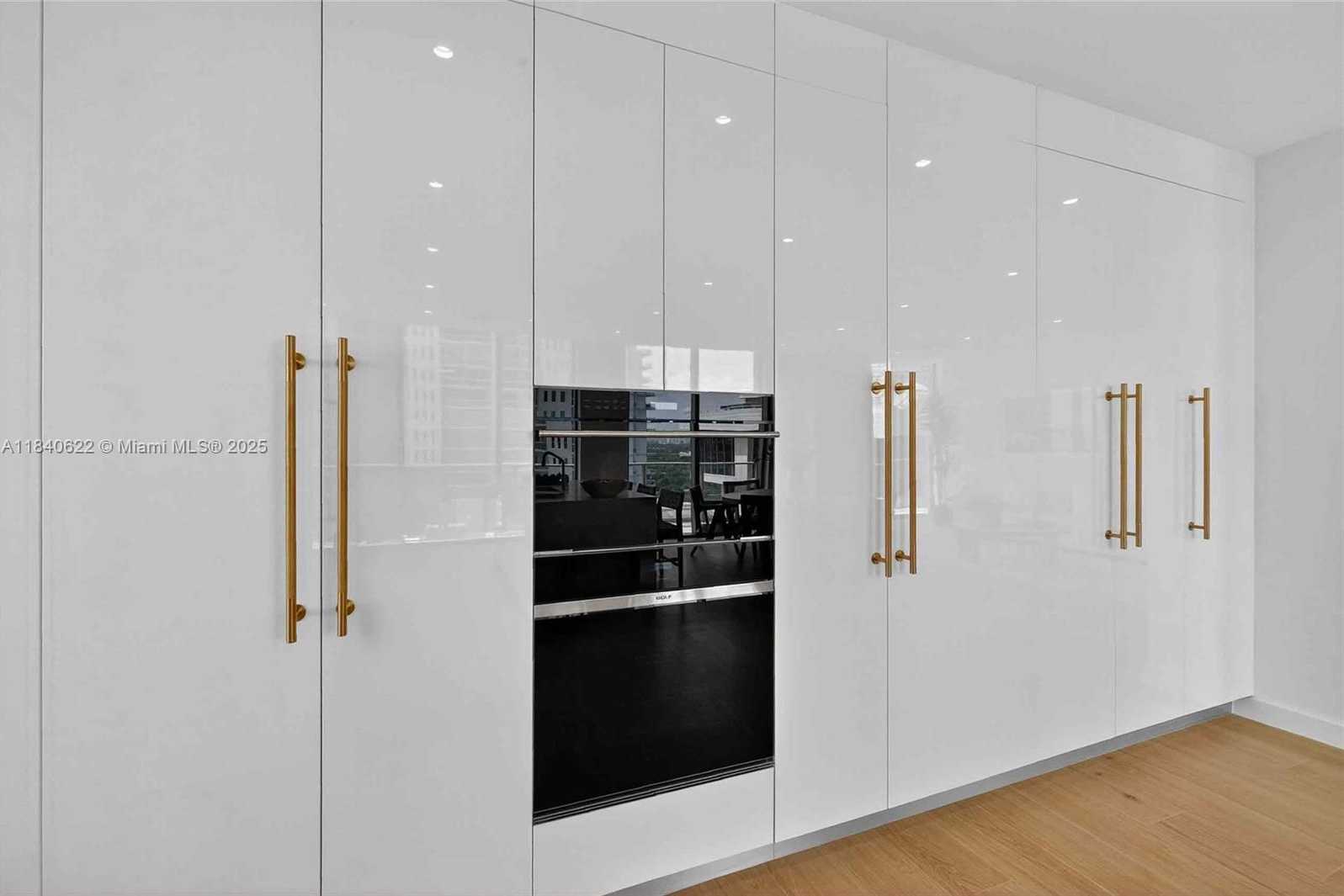 Small Image of 2655 SOUTH BAYSHORE DR #1401, Miami Number 27