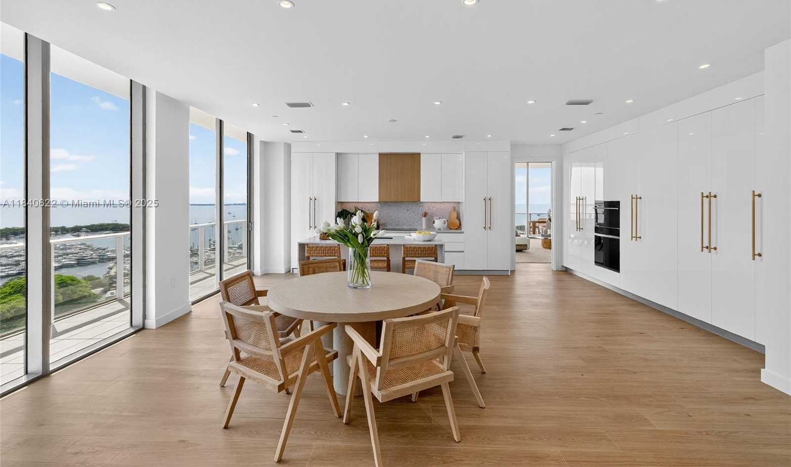 Small Image of 2655 SOUTH BAYSHORE DR #1401, Miami Number 30