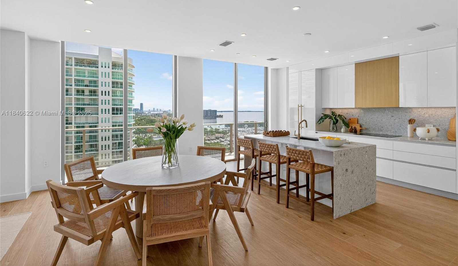 Small Image of 2655 SOUTH BAYSHORE DR #1401, Miami Number 31