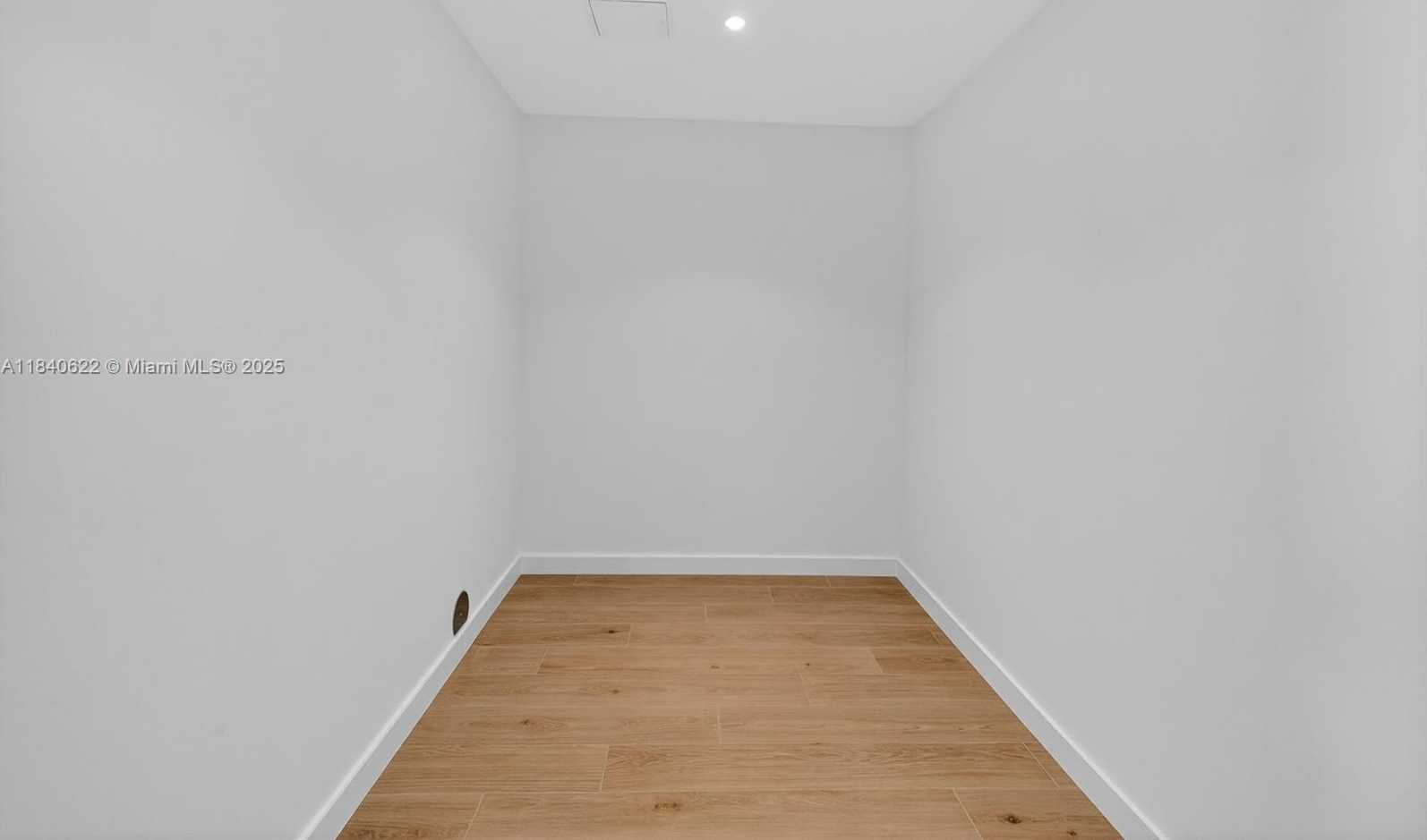 Small Image of 2655 SOUTH BAYSHORE DR #1401, Miami Number 55
