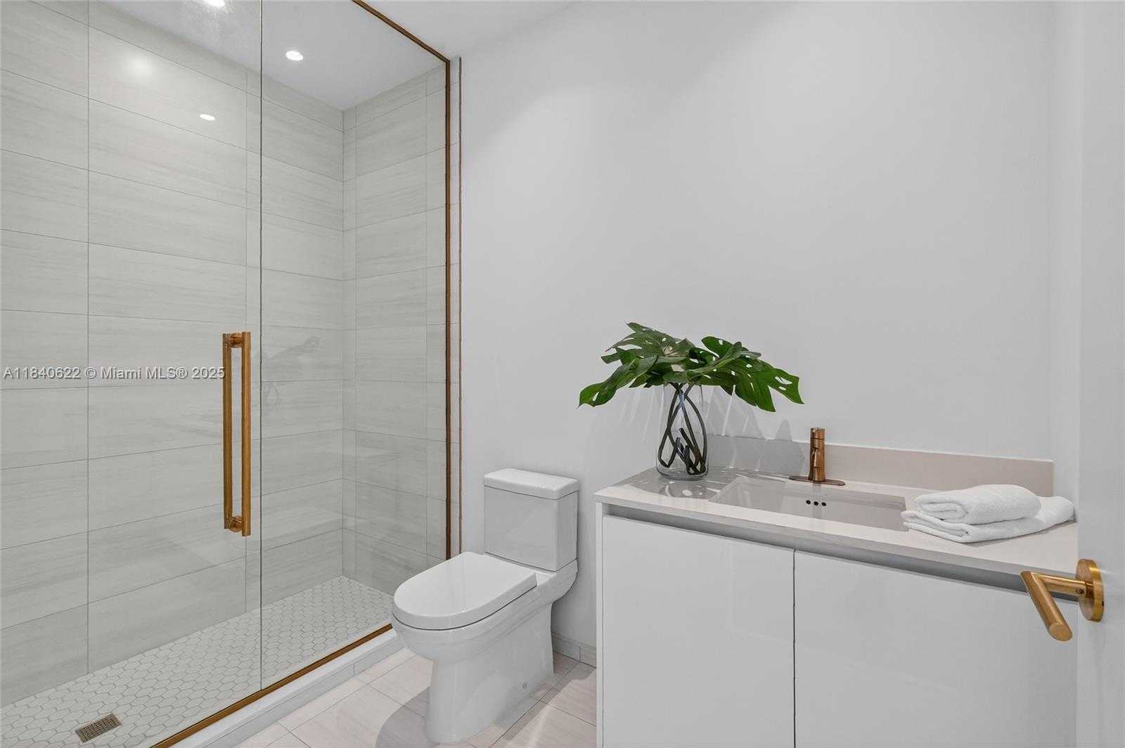 Small Image of 2655 SOUTH BAYSHORE DR #1401, Miami Number 61