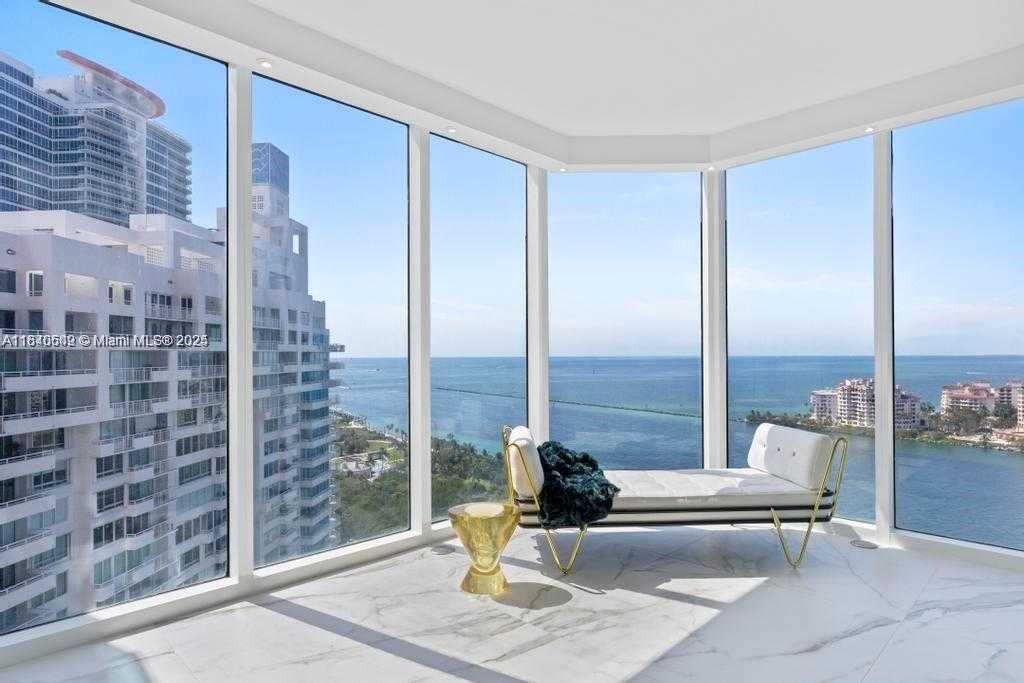 Small Image of 300 SOUTH POINTE DR #2201, Miami Beach Number 10