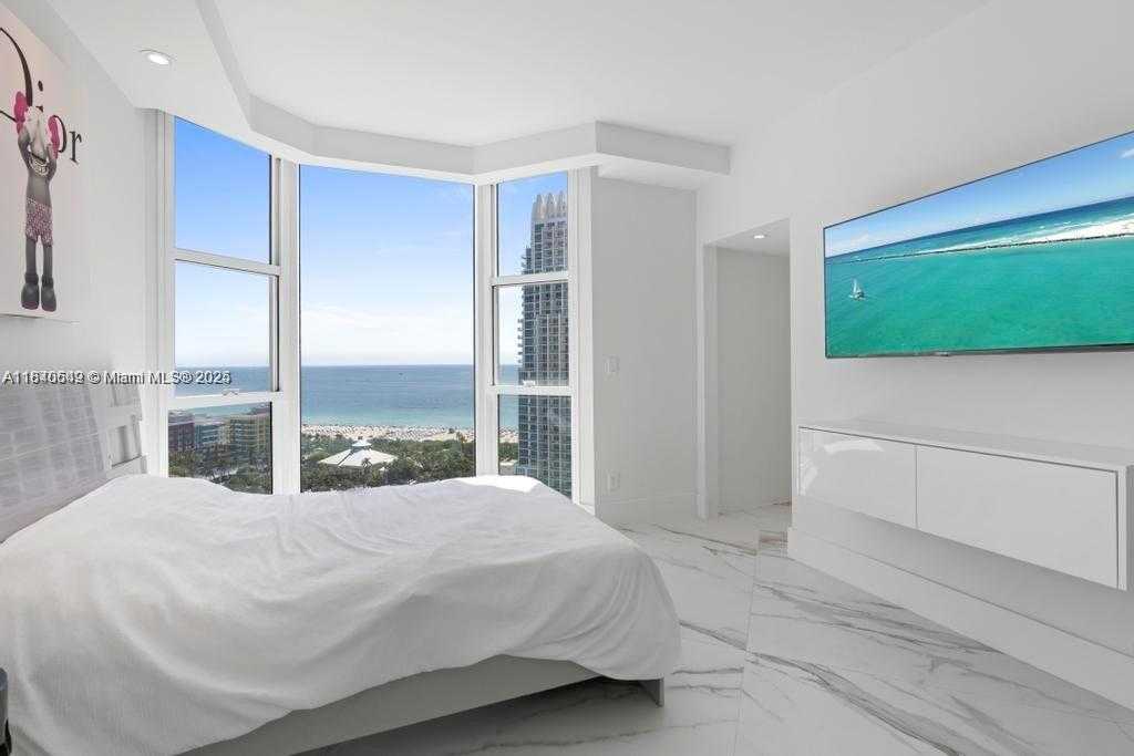 Small Image of 300 SOUTH POINTE DR #2201, Miami Beach Number 31