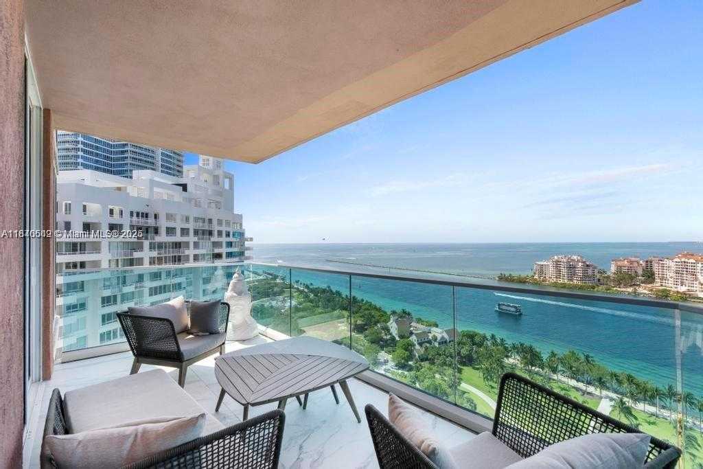Small Image of 300 SOUTH POINTE DR #2201, Miami Beach Number 38