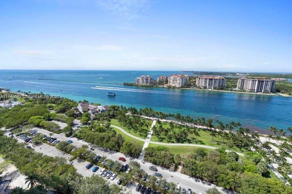 Small Image of 300 SOUTH POINTE DR #2201, Miami Beach Number 41