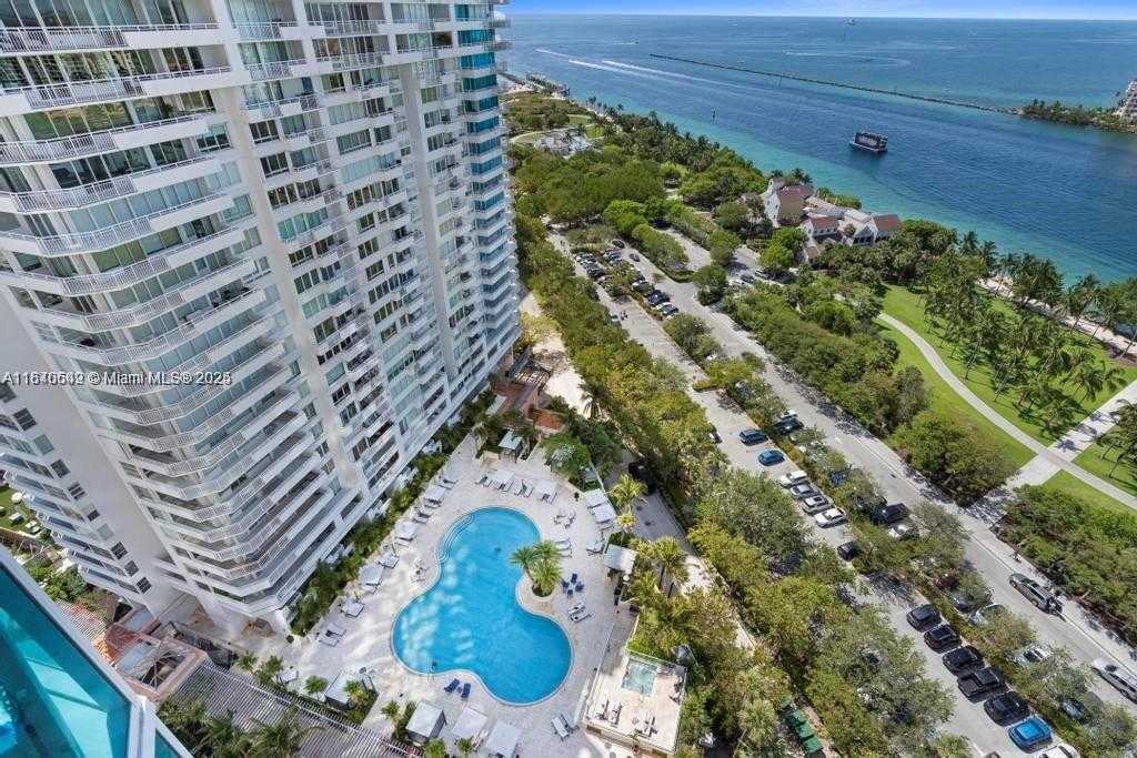 Small Image of 300 SOUTH POINTE DR #2201, Miami Beach Number 42