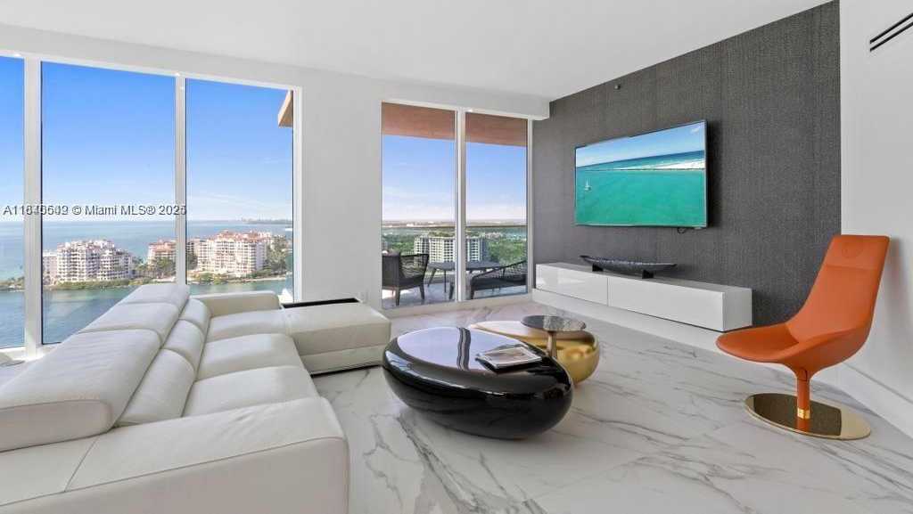Small Image of 300 SOUTH POINTE DR #2201, Miami Beach Number 5