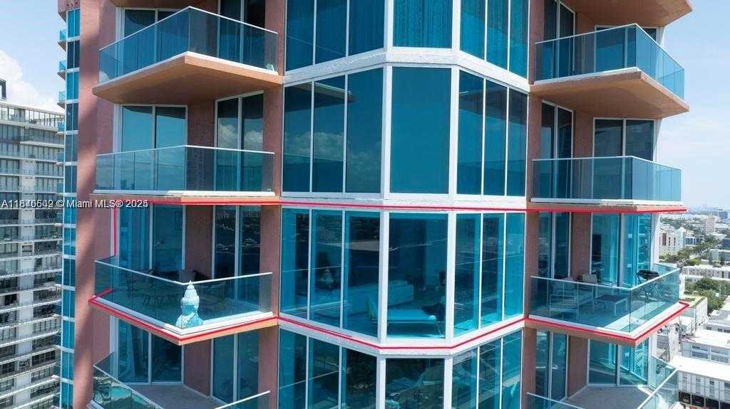 Small Image of 300 SOUTH POINTE DR #2201, Miami Beach Number 55
