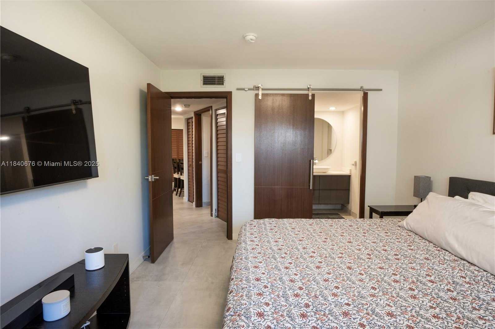 Small Image of 7150 INDIAN CREEK DR #206, Miami Beach Number 20