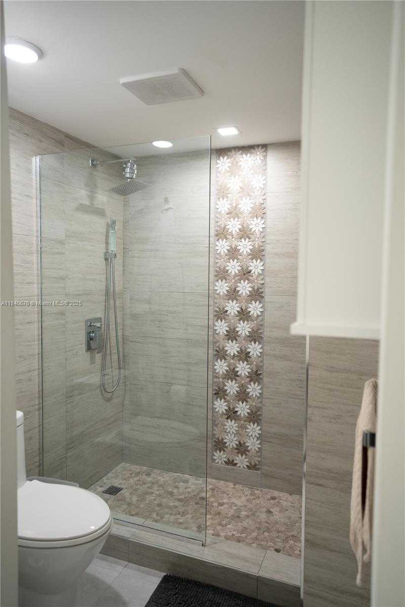 Small Image of 7150 INDIAN CREEK DR #206, Miami Beach Number 23