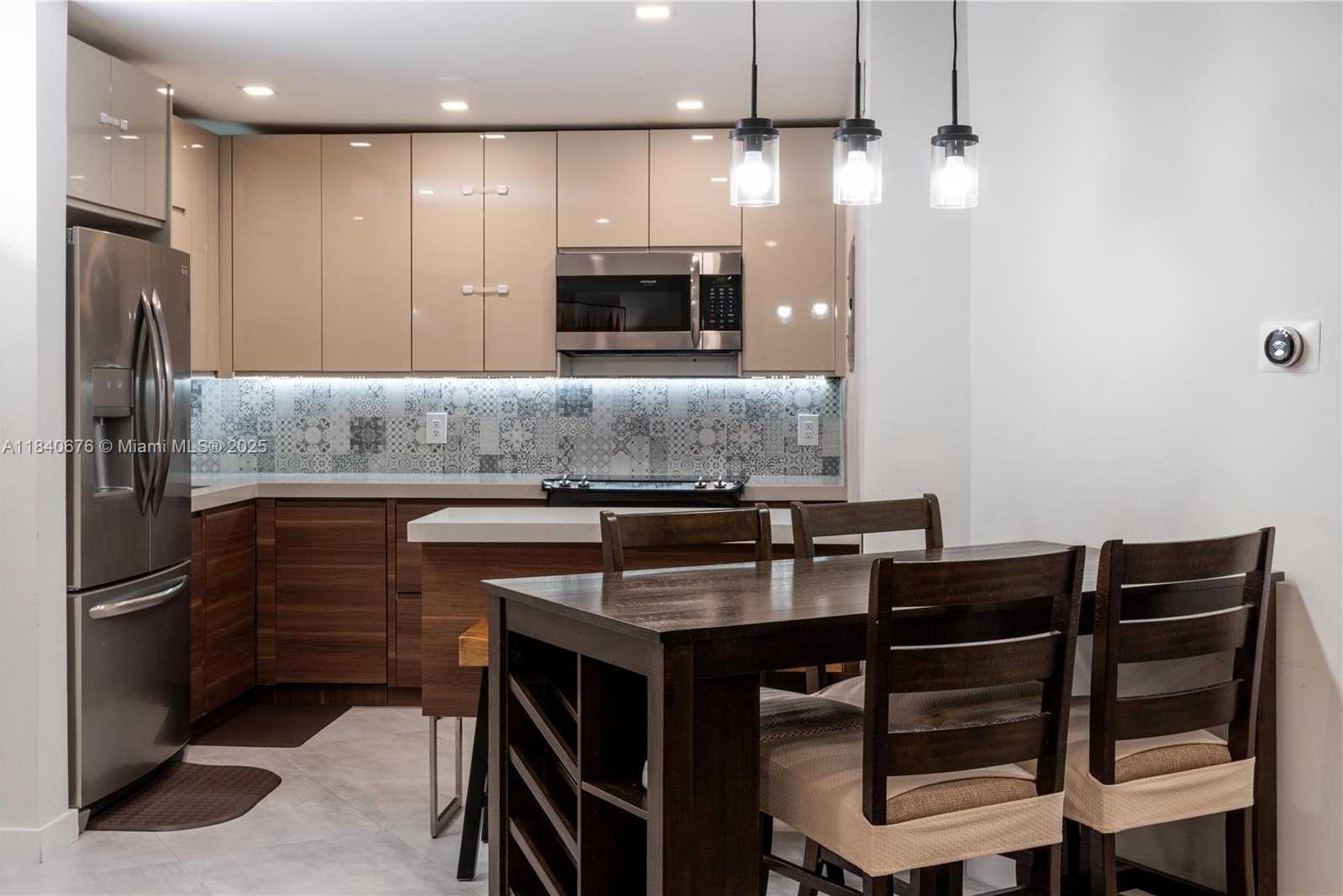 Small Image of 7150 INDIAN CREEK DR #206, Miami Beach Number 5