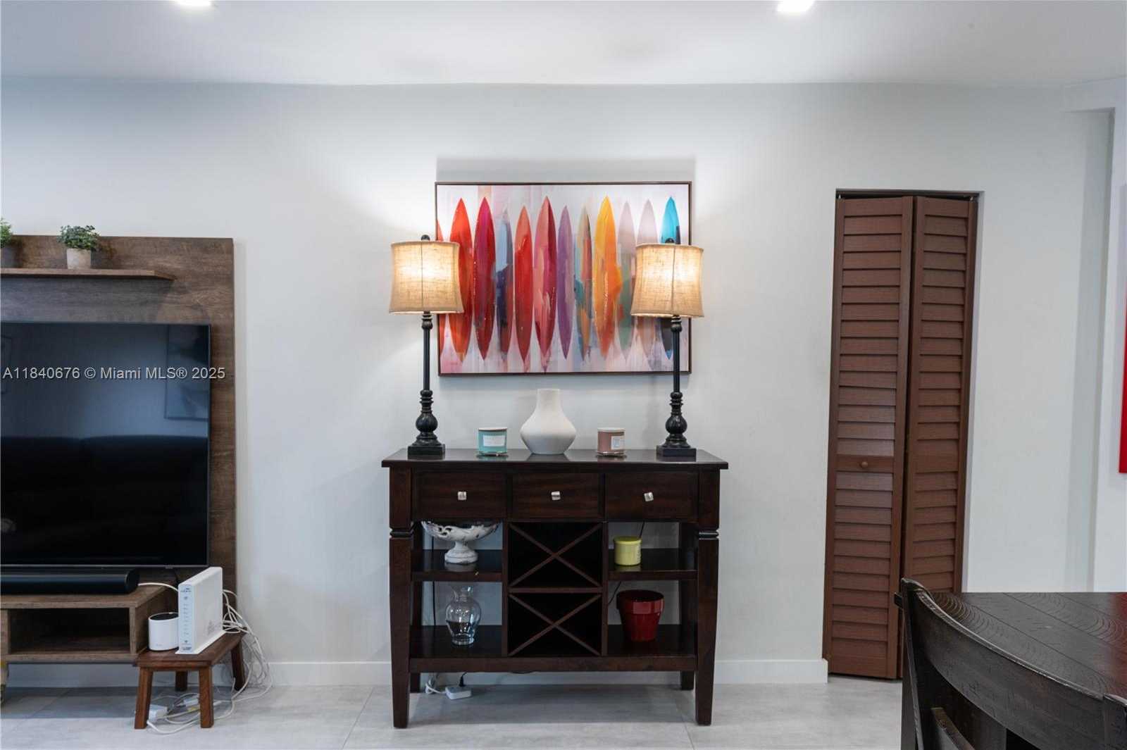 Small Image of 7150 INDIAN CREEK DR #206, Miami Beach Number 9