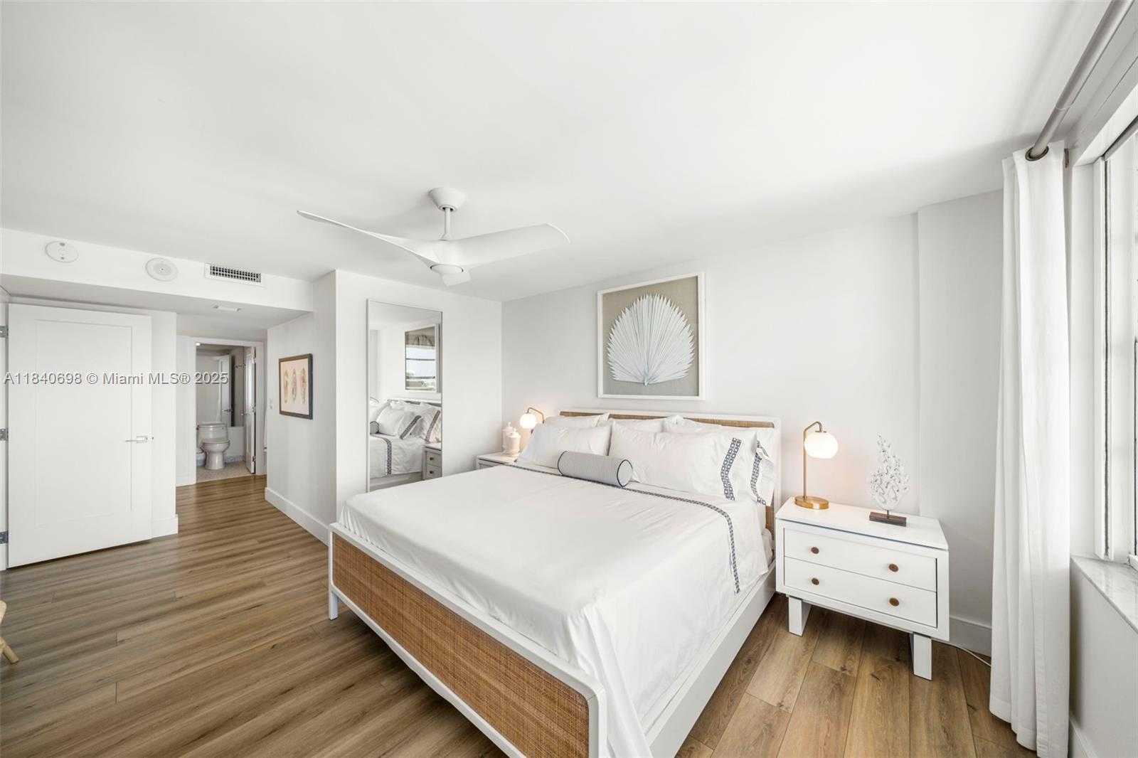 Small Image of 199 OCEAN LANE DR #1015, Key Biscayne Number 14