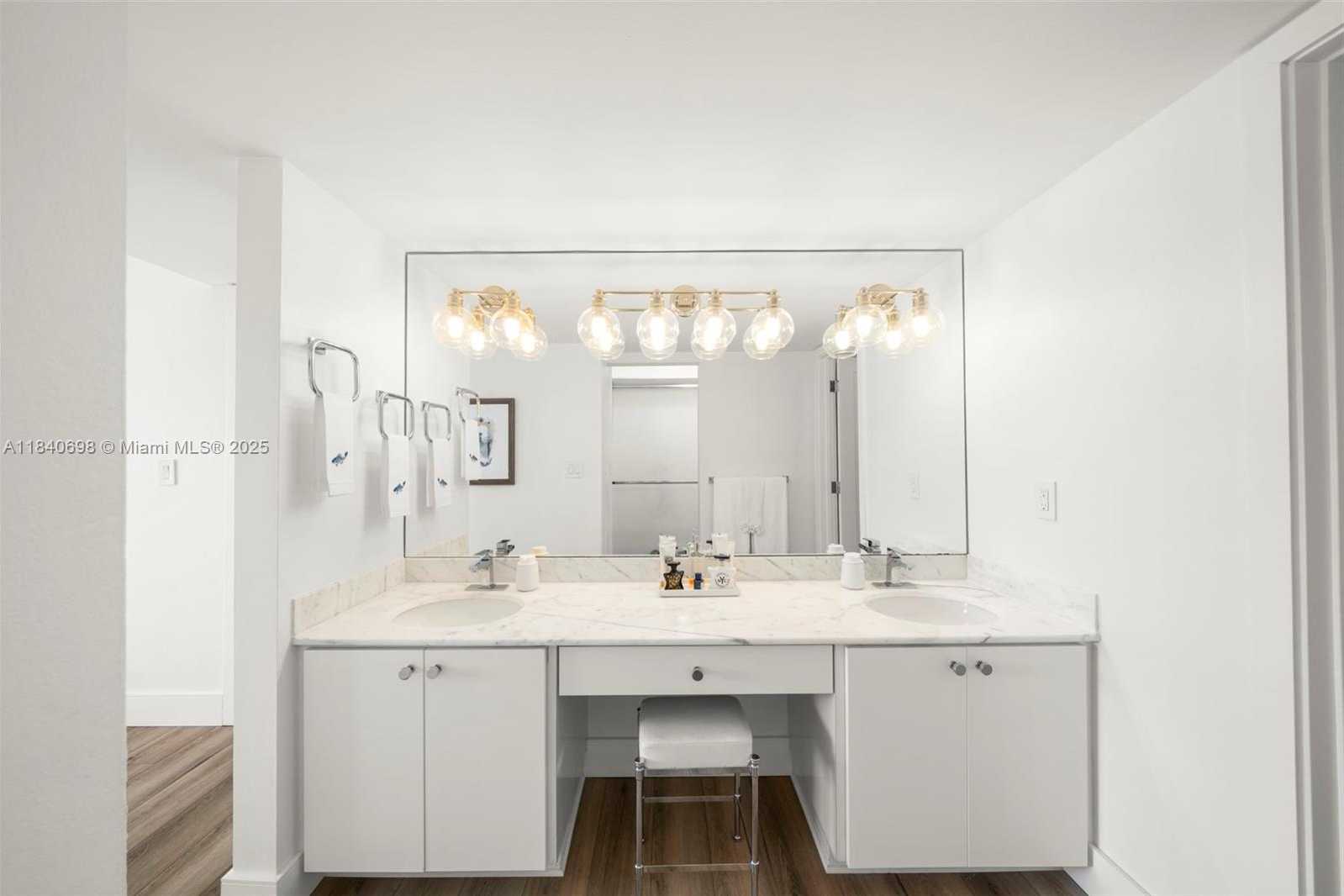 Small Image of 199 OCEAN LANE DR #1015, Key Biscayne Number 15