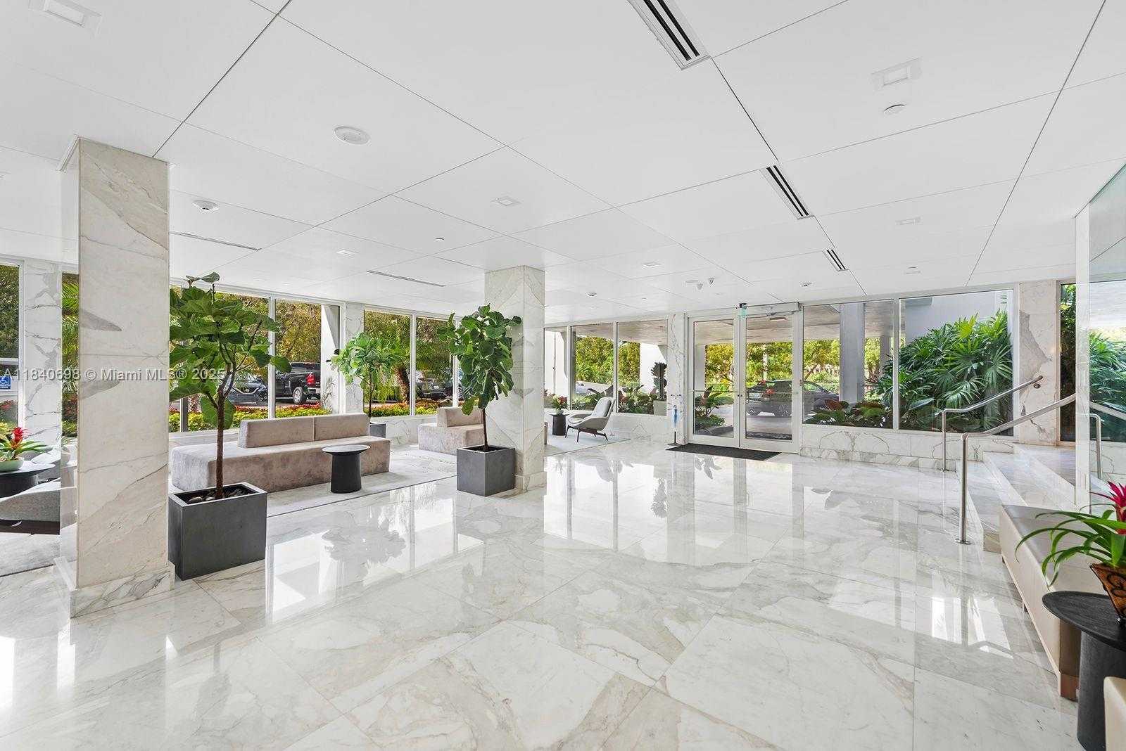 Small Image of 199 OCEAN LANE DR #1015, Key Biscayne Number 21