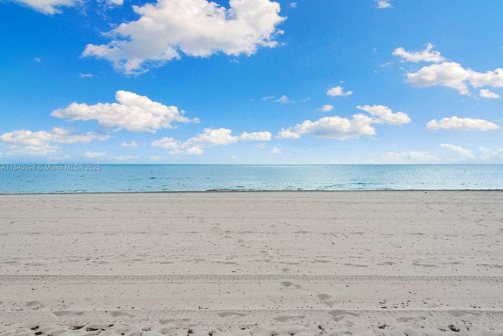 Small Image of 199 OCEAN LANE DR #1015, Key Biscayne Number 25