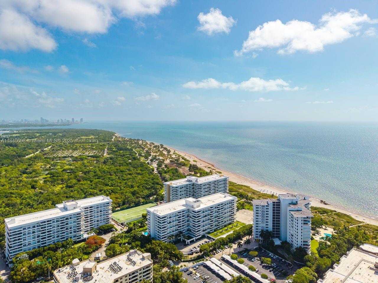 Small Image of 199 OCEAN LANE DR #1015, Key Biscayne Number 27