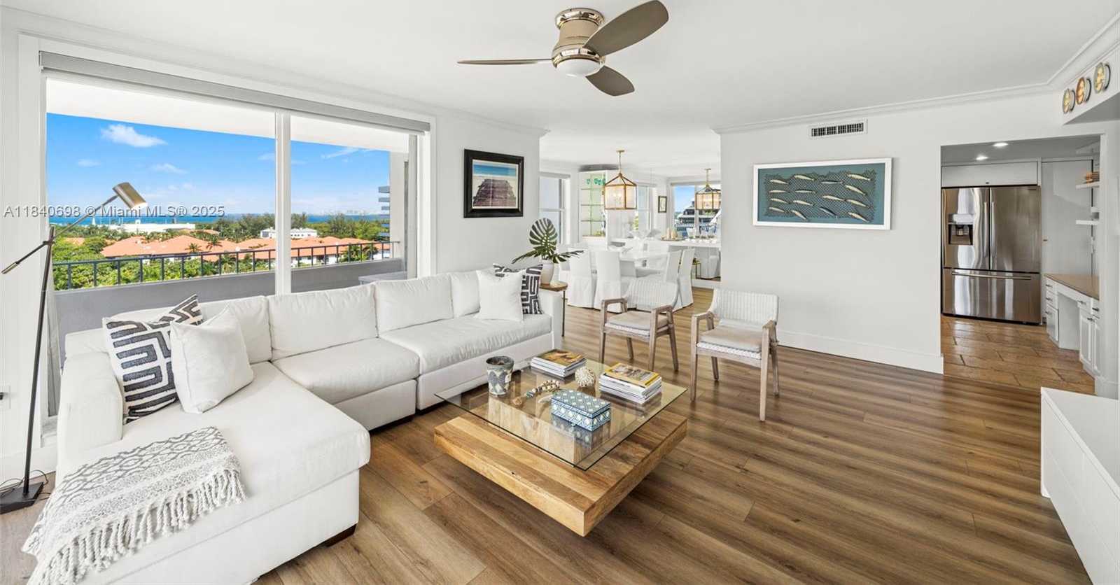 Small Image of 199 OCEAN LANE DR #1015, Key Biscayne Number 3