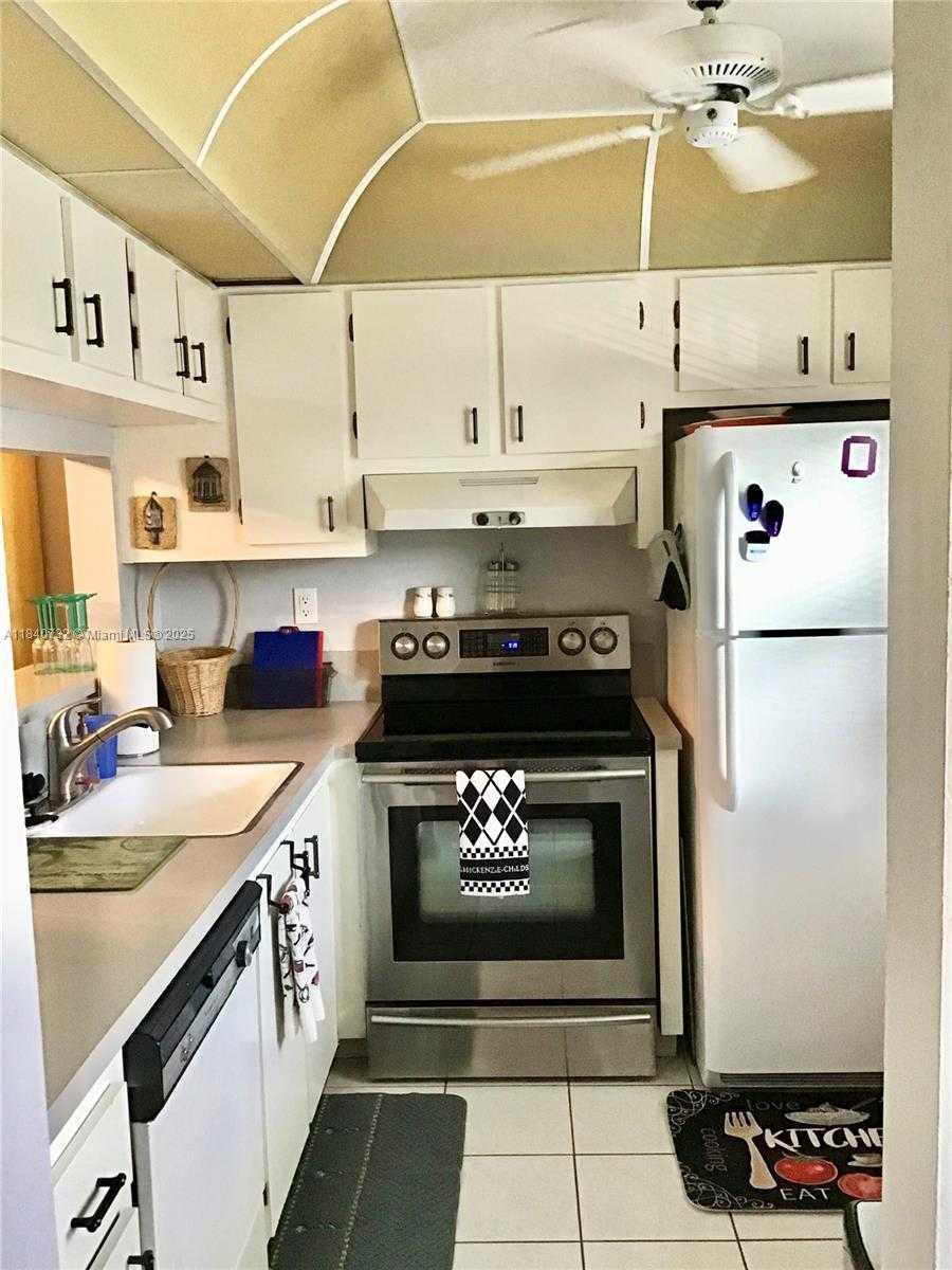 Small Image of 9200 LIME BAY BLVD #212, Tamarac Number 3