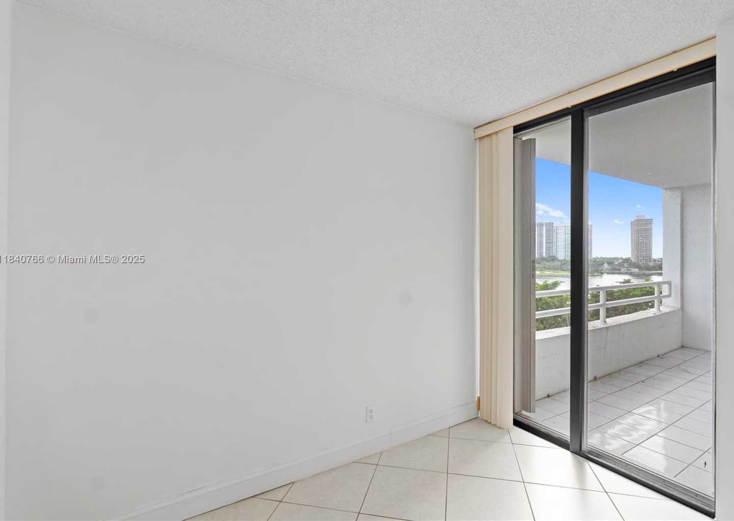 Small Image of 20225 NORTH EAST 34TH CT #819, Aventura Number 20