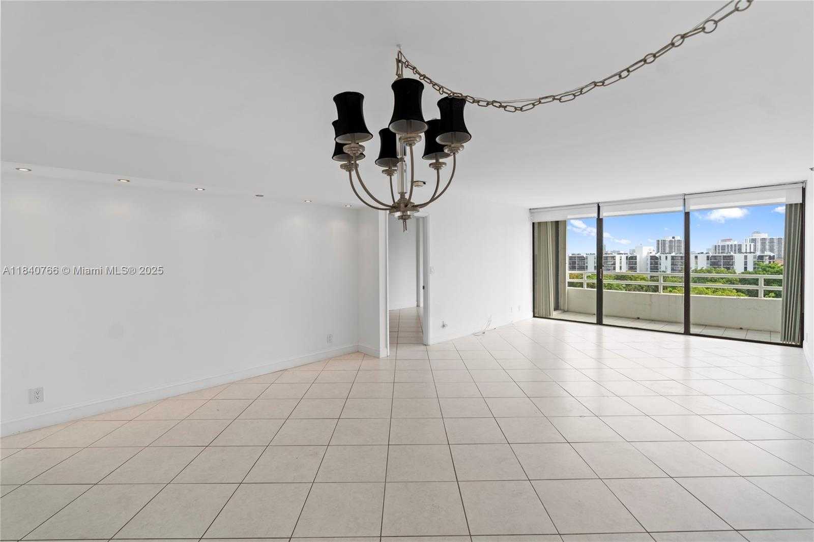 Small Image of 20225 NORTH EAST 34TH CT #819, Aventura Number 3