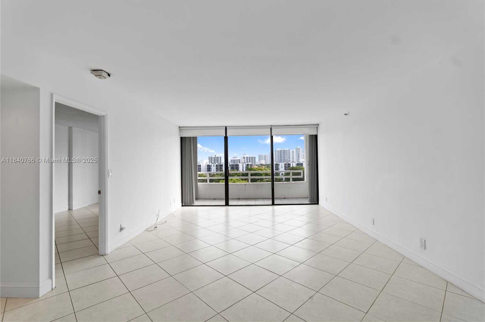 Small Image of 20225 NORTH EAST 34TH CT #819, Aventura Number 4