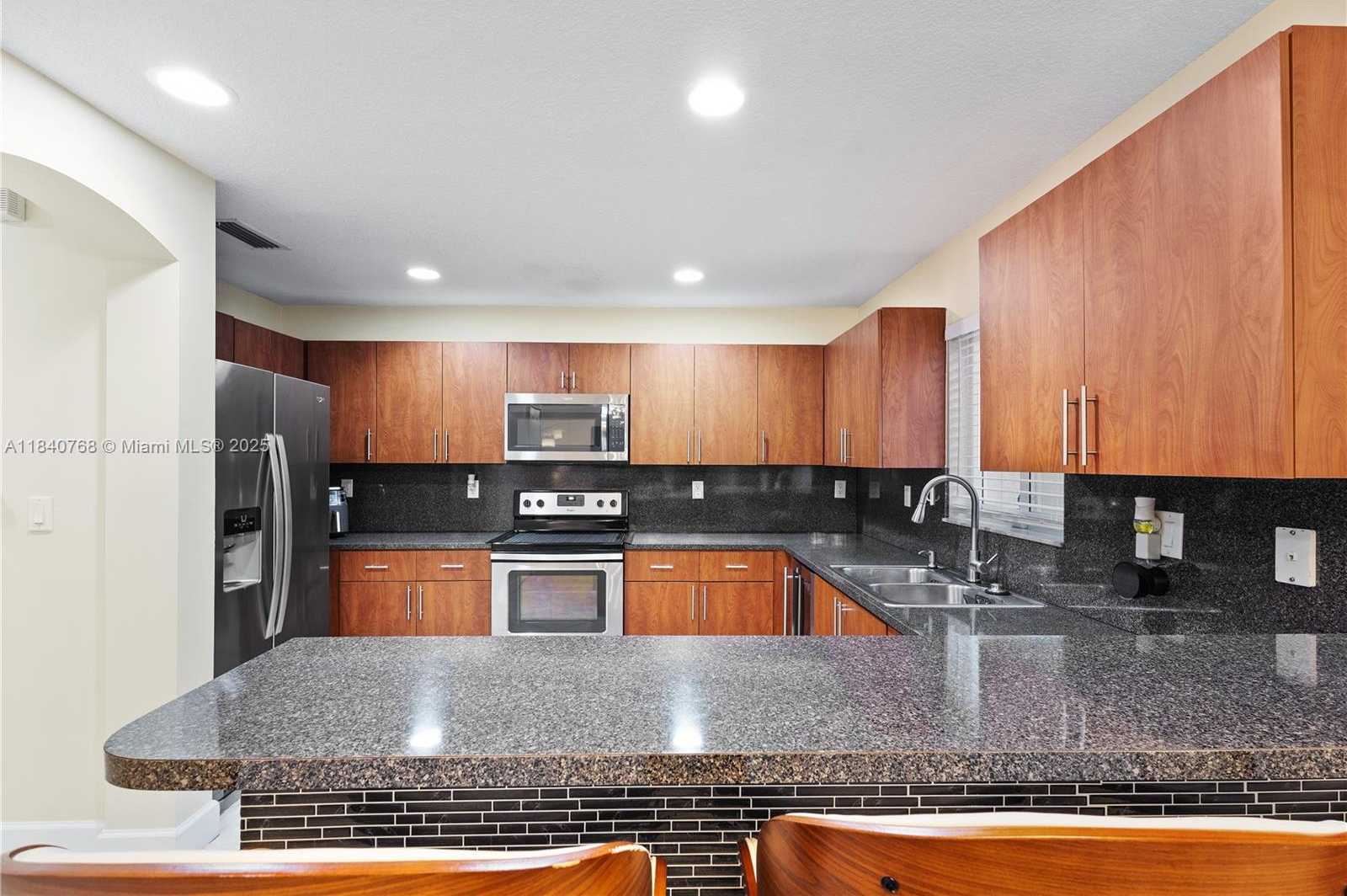 Small Image of 4461 SOUTH WEST 162ND CT, Miami Number 10