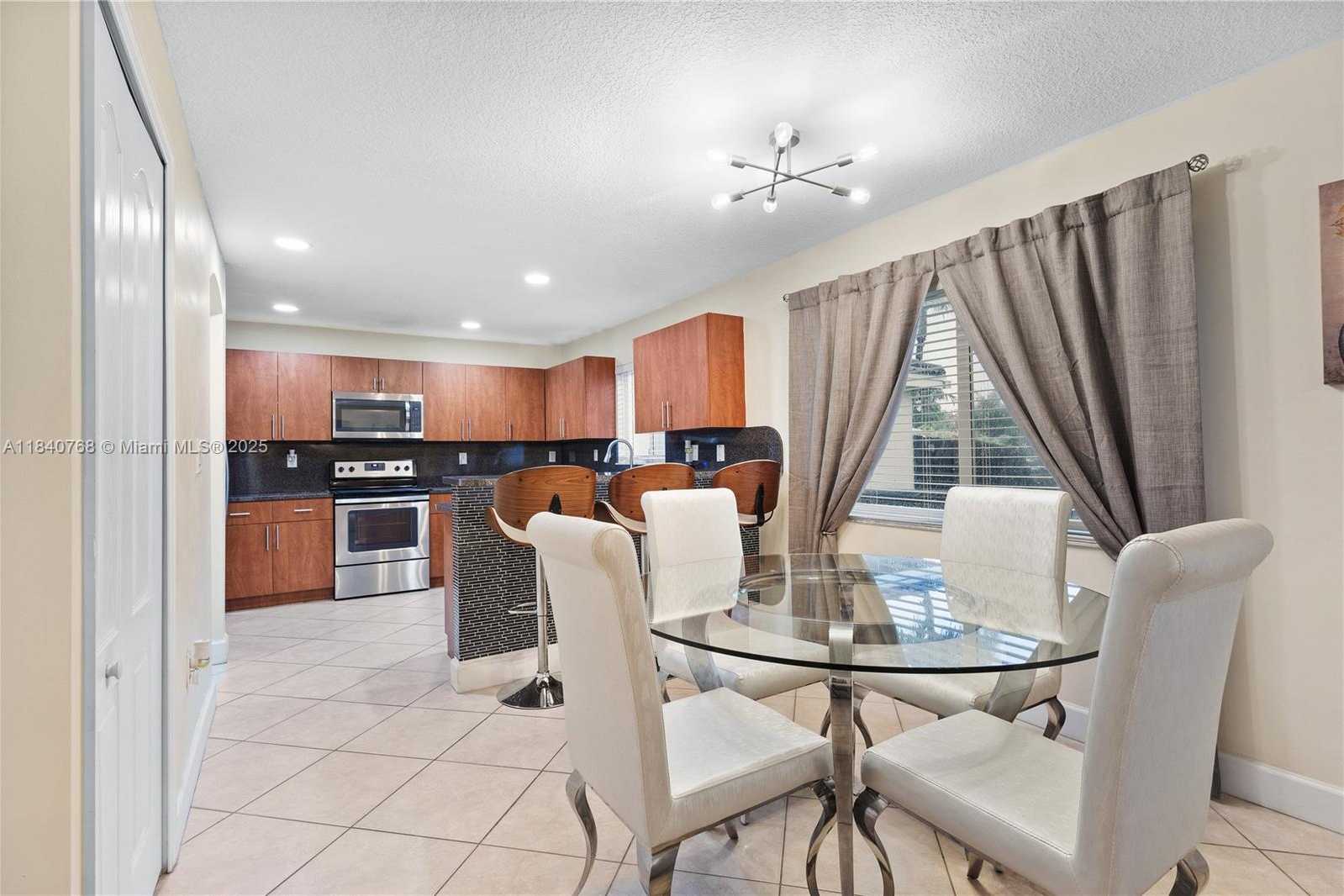 Small Image of 4461 SOUTH WEST 162ND CT, Miami Number 12