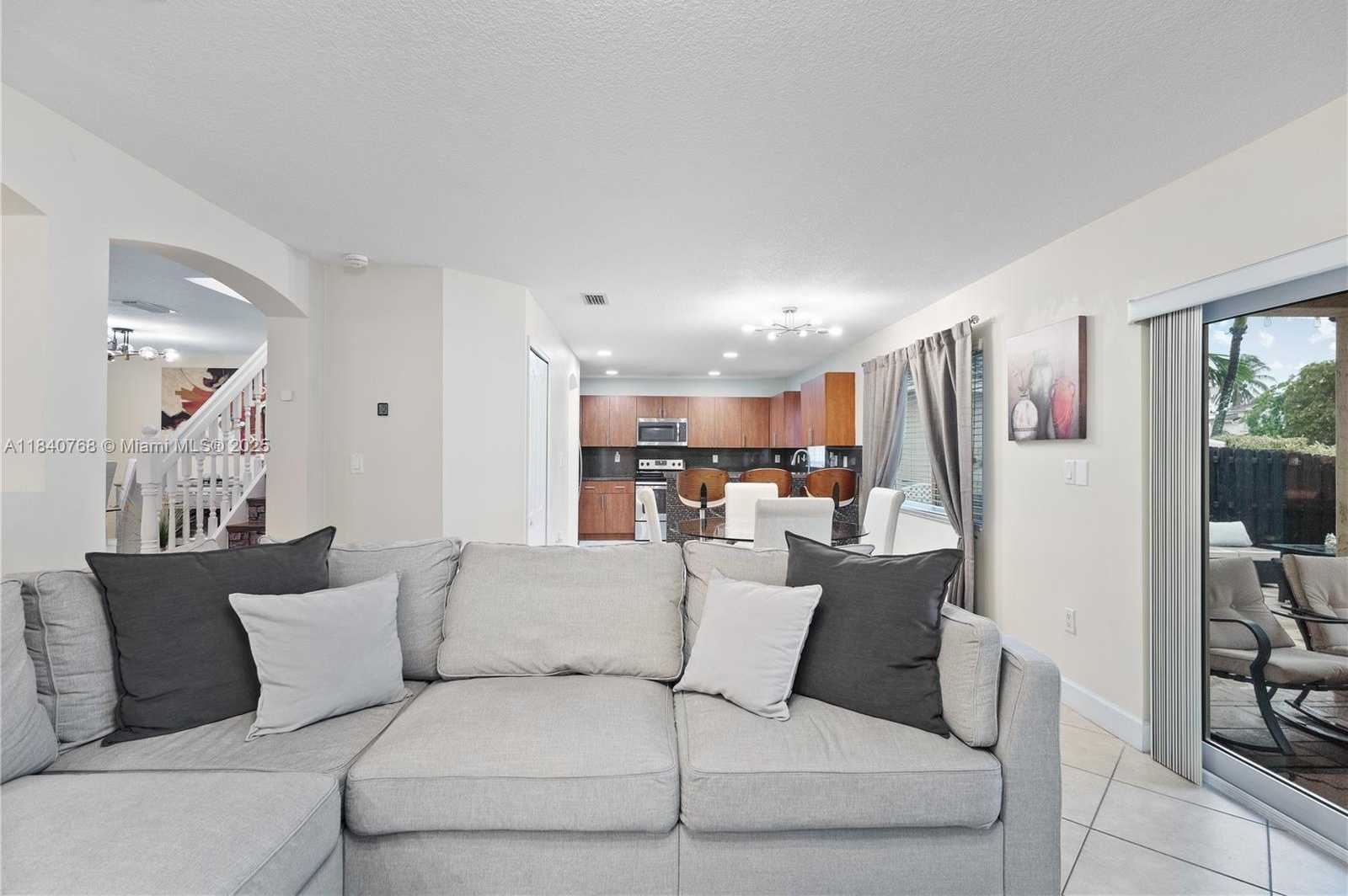 Small Image of 4461 SOUTH WEST 162ND CT, Miami Number 15