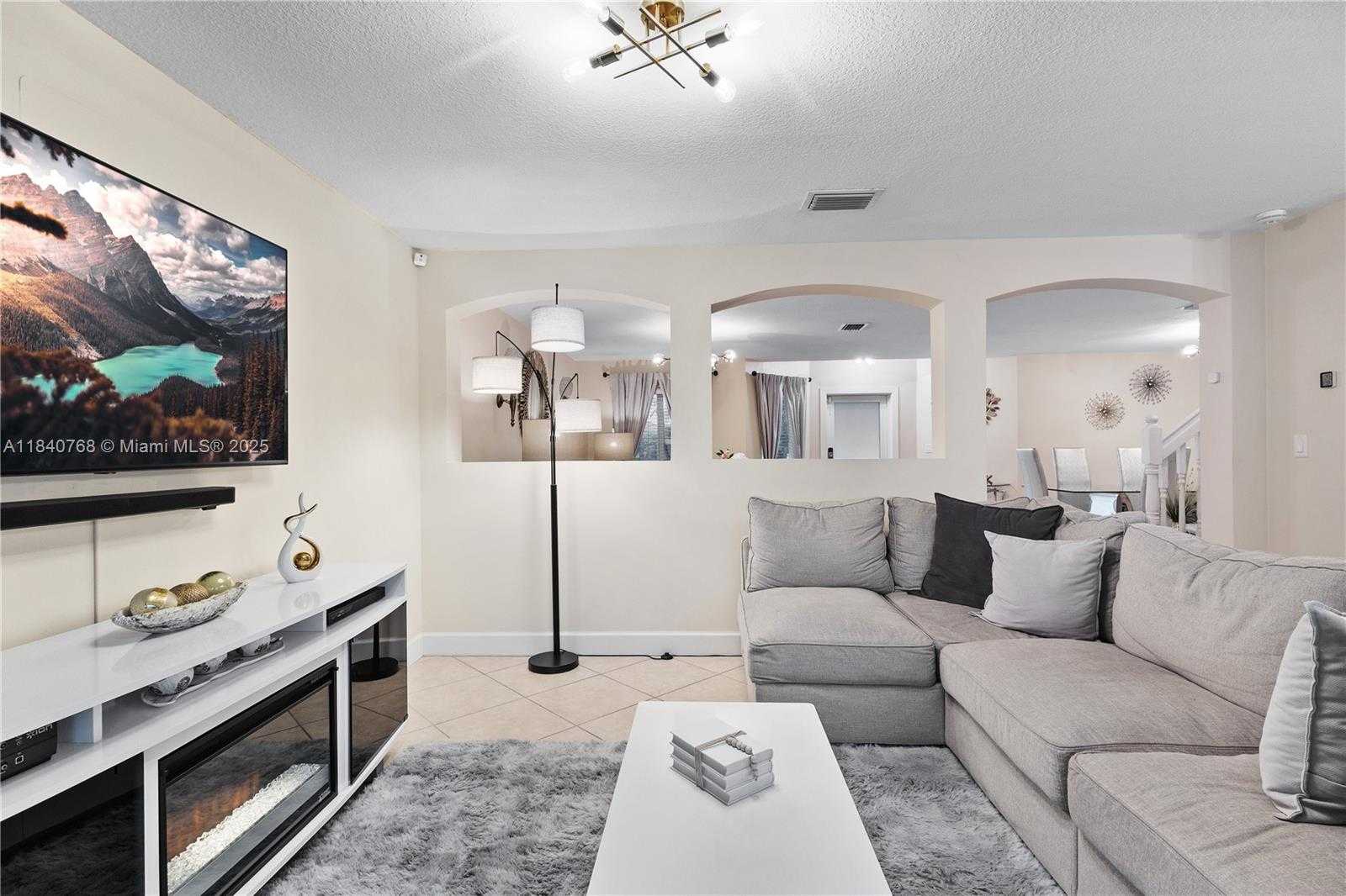 Small Image of 4461 SOUTH WEST 162ND CT, Miami Number 17
