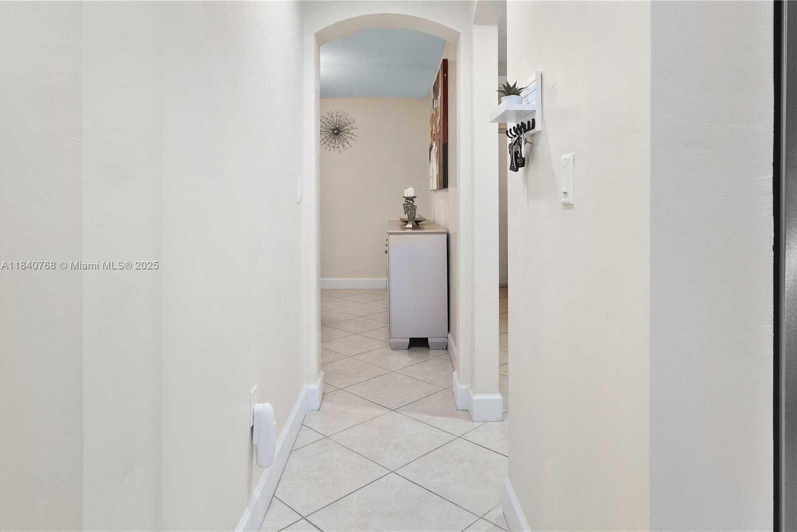 Small Image of 4461 SOUTH WEST 162ND CT, Miami Number 19