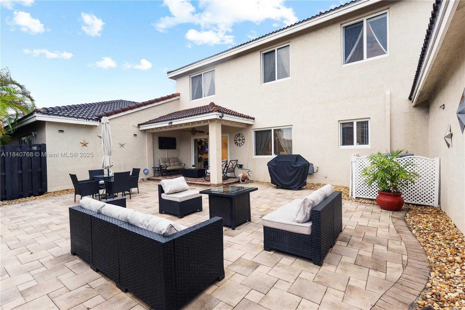 Small Image of 4461 SOUTH WEST 162ND CT, Miami Number 25