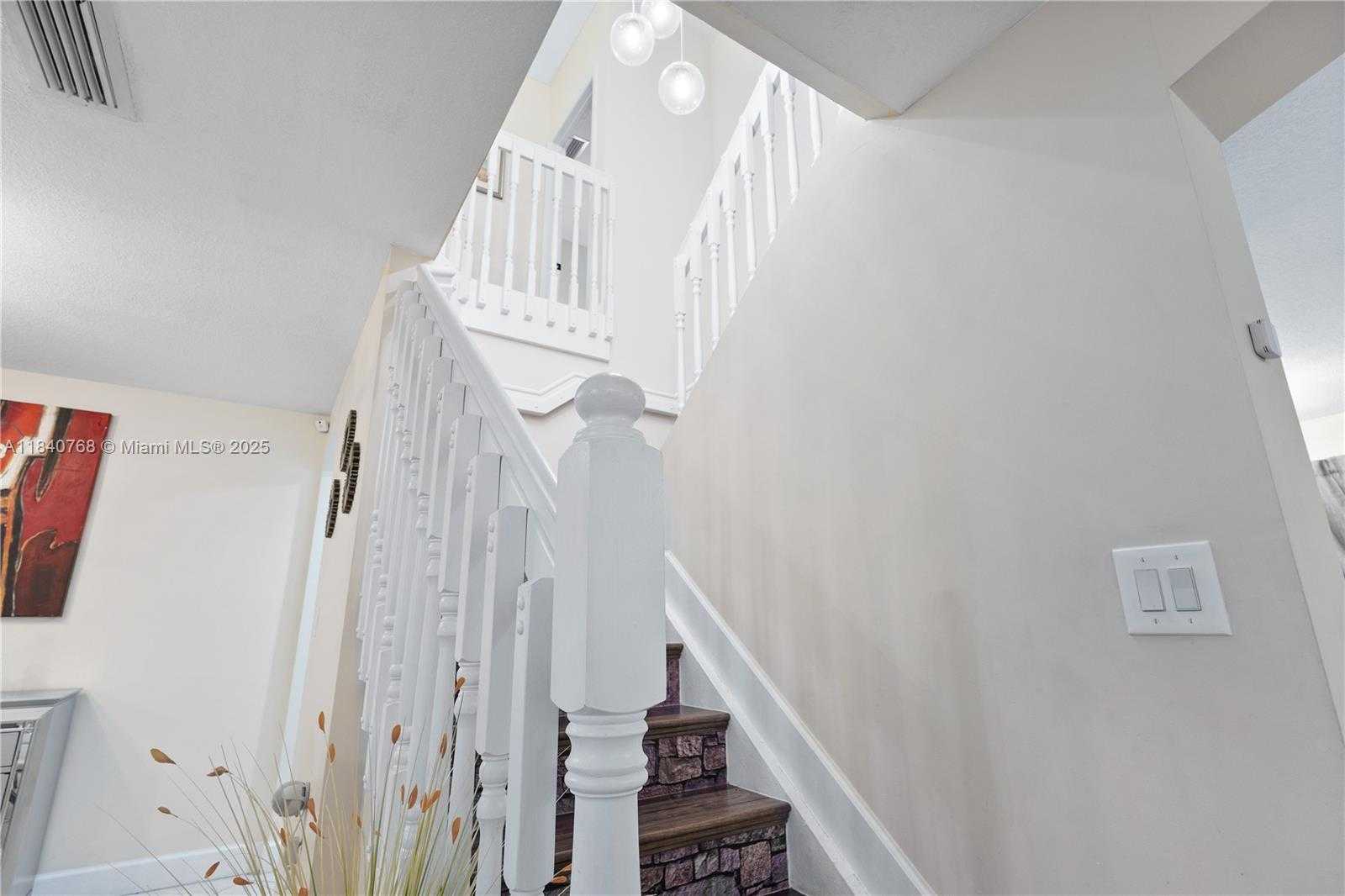 Small Image of 4461 SOUTH WEST 162ND CT, Miami Number 28