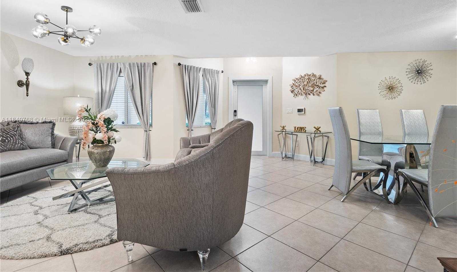 Small Image of 4461 SOUTH WEST 162ND CT, Miami Number 3
