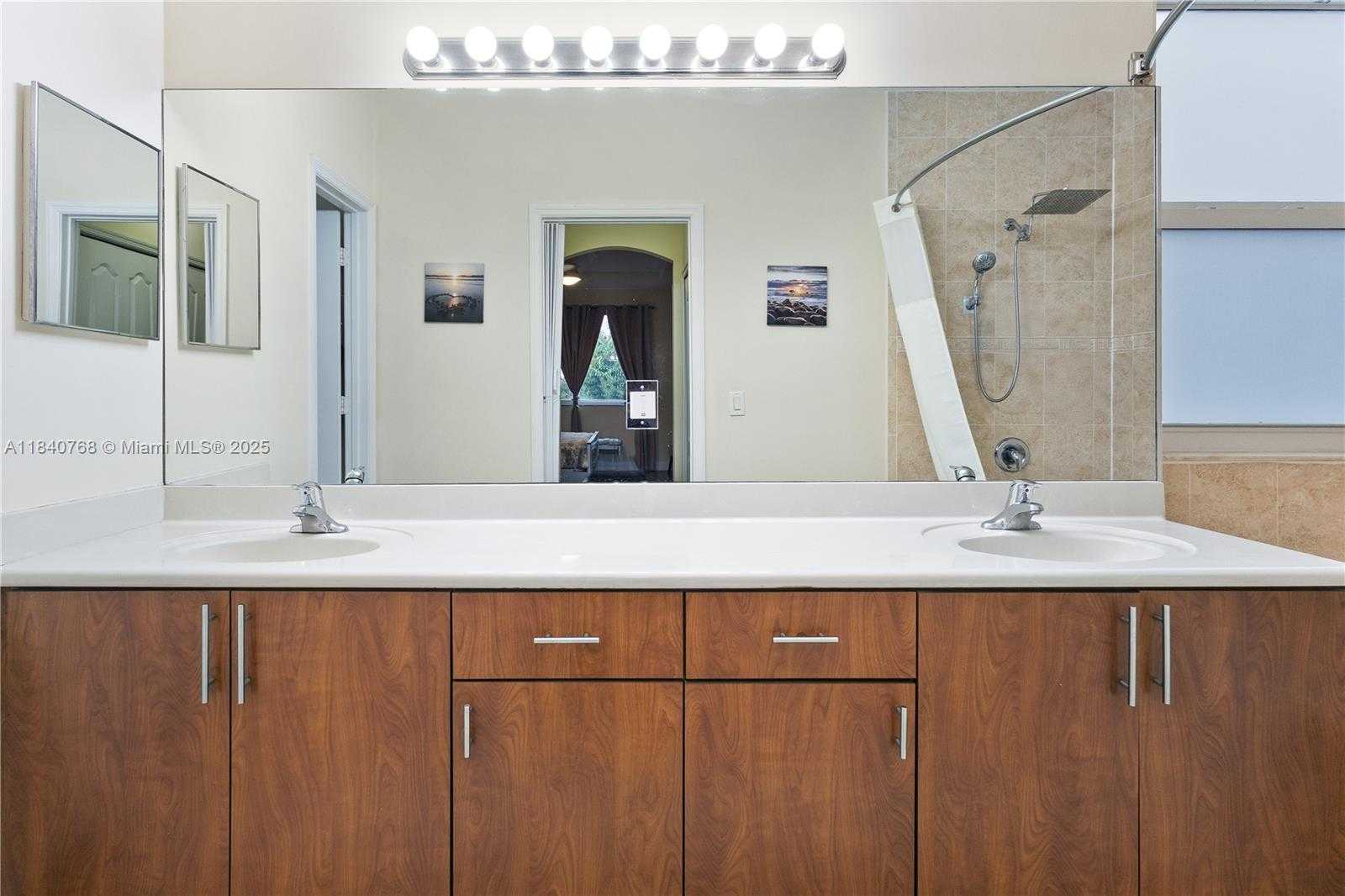 Small Image of 4461 SOUTH WEST 162ND CT, Miami Number 36