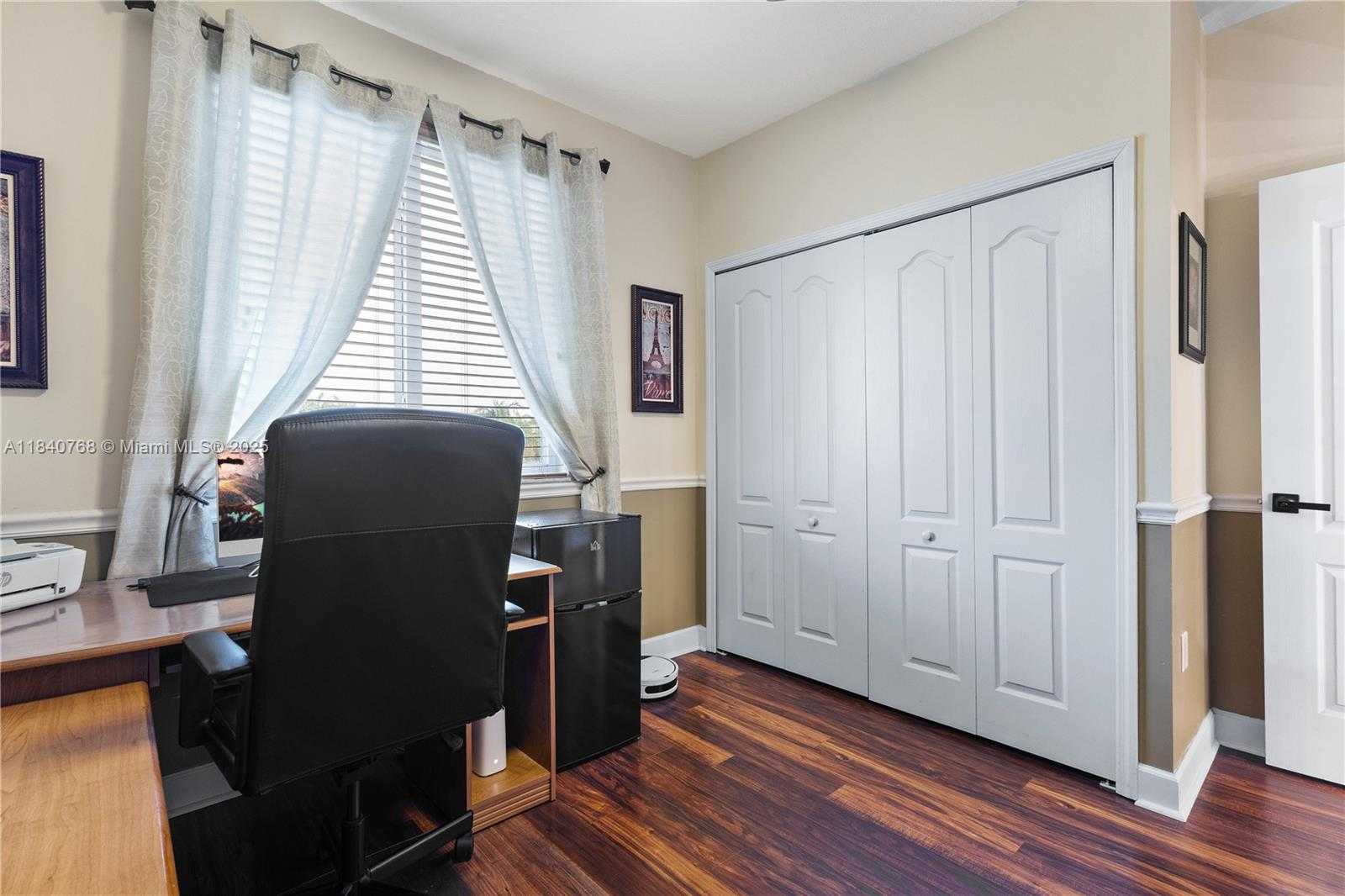 Small Image of 4461 SOUTH WEST 162ND CT, Miami Number 41
