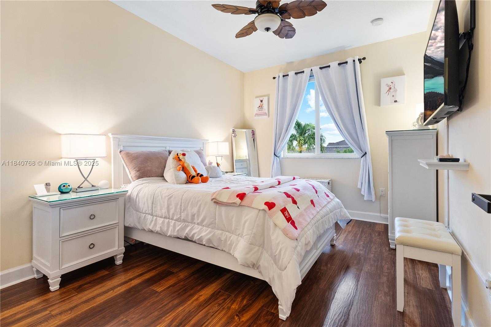 Small Image of 4461 SOUTH WEST 162ND CT, Miami Number 45