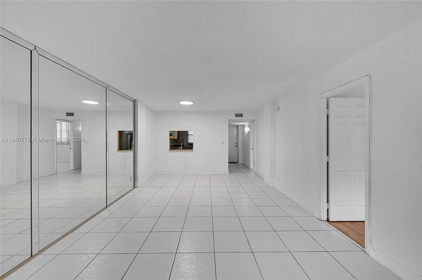 Small Image of 112 SOUTH ROYAL PARK DR #1C, Oakland Park Number 13