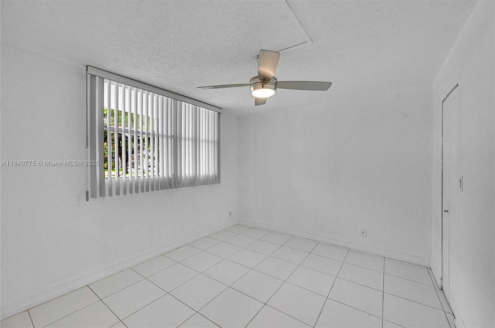 Small Image of 112 SOUTH ROYAL PARK DR #1C, Oakland Park Number 23