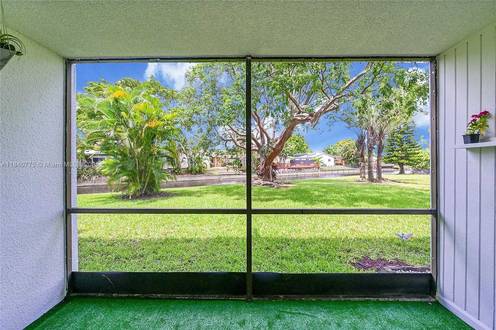 Small Image of 112 SOUTH ROYAL PARK DR #1C, Oakland Park Number 27