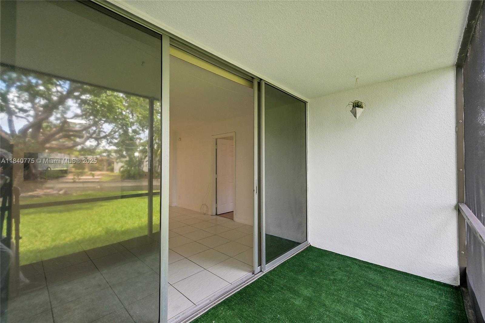 Small Image of 112 SOUTH ROYAL PARK DR #1C, Oakland Park Number 30