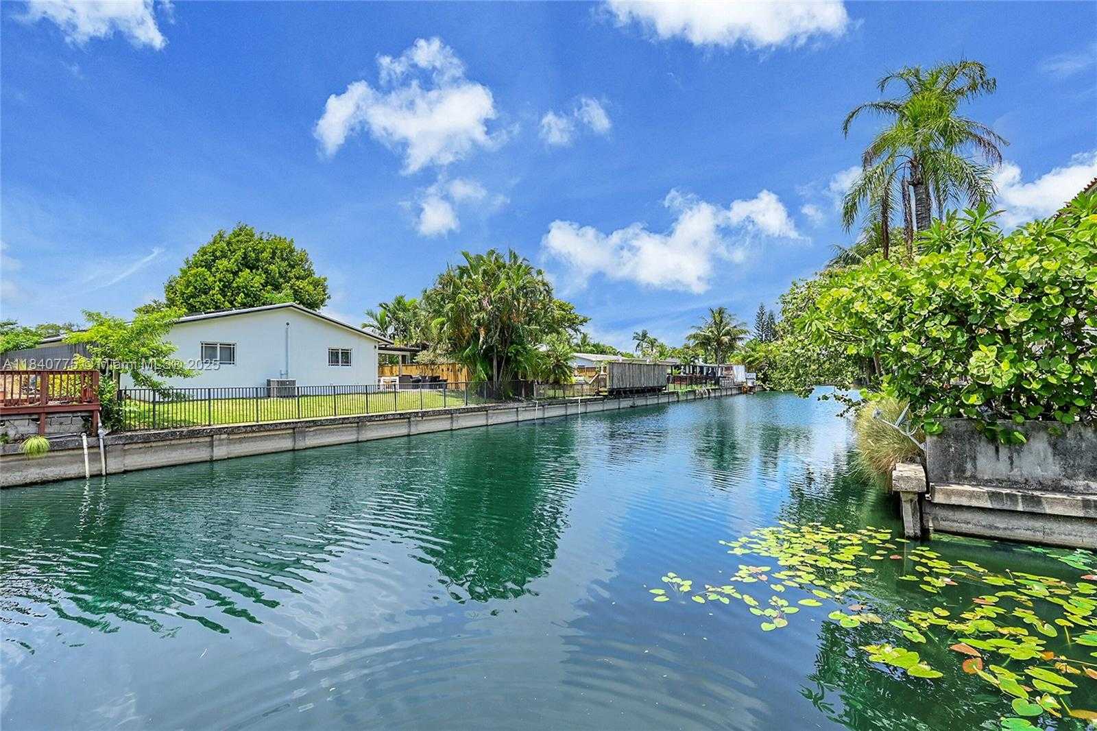 Small Image of 112 SOUTH ROYAL PARK DR #1C, Oakland Park Number 31