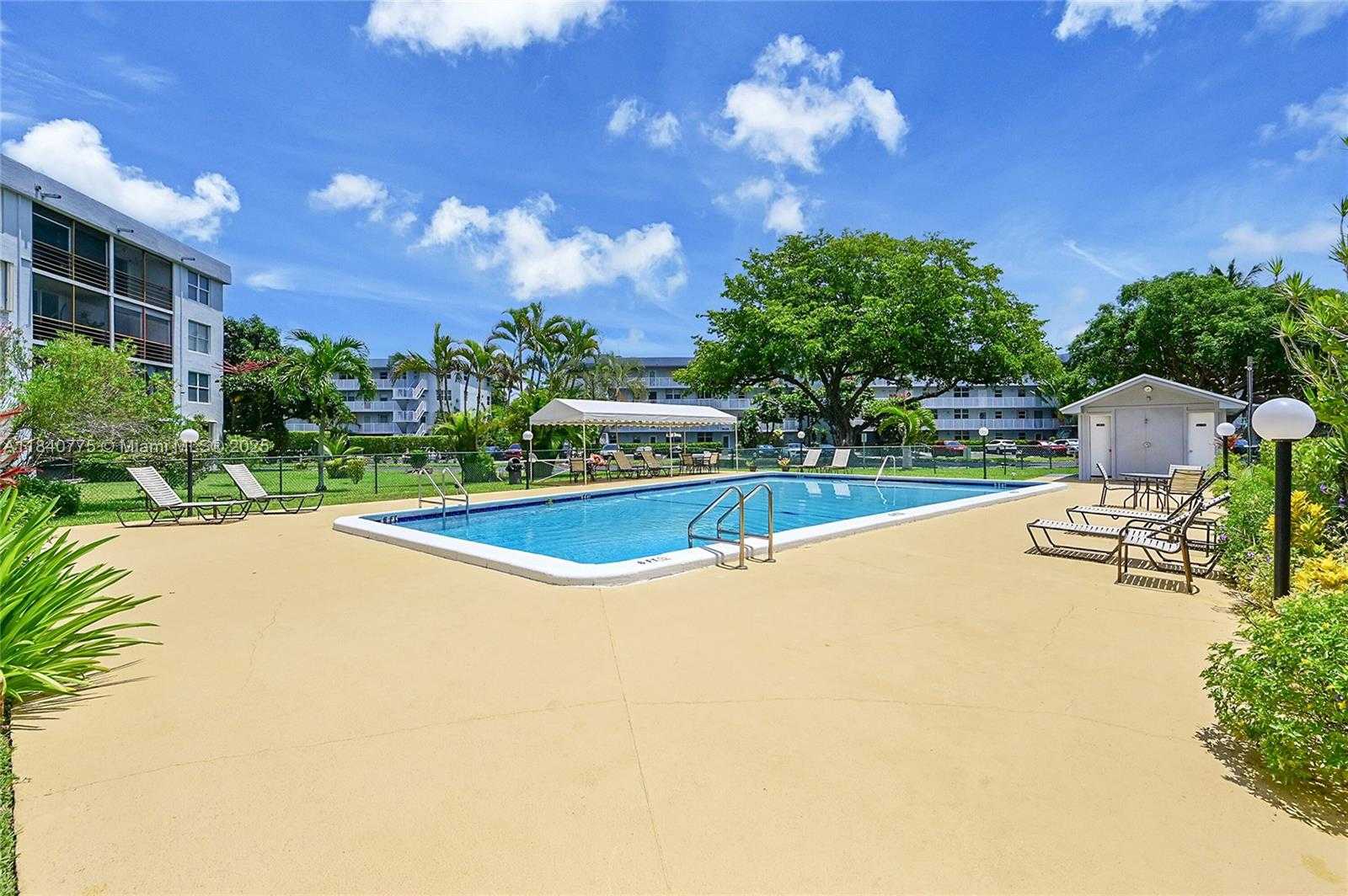 Small Image of 112 SOUTH ROYAL PARK DR #1C, Oakland Park Number 36