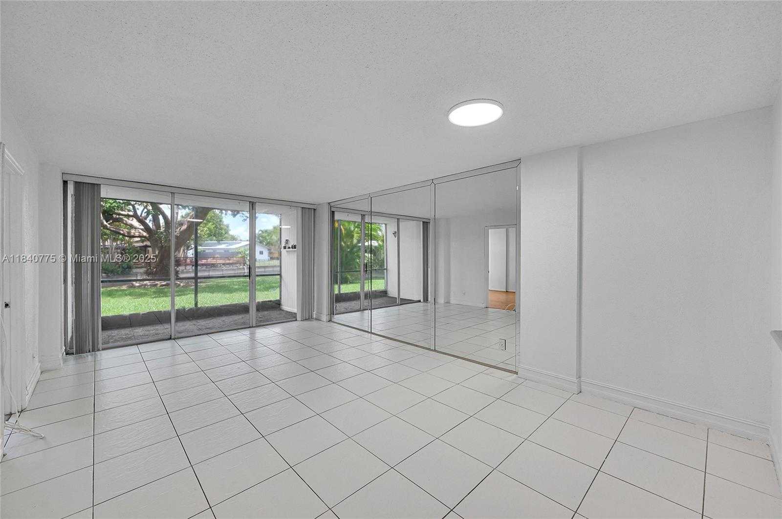 Small Image of 112 SOUTH ROYAL PARK DR #1C, Oakland Park Number 9