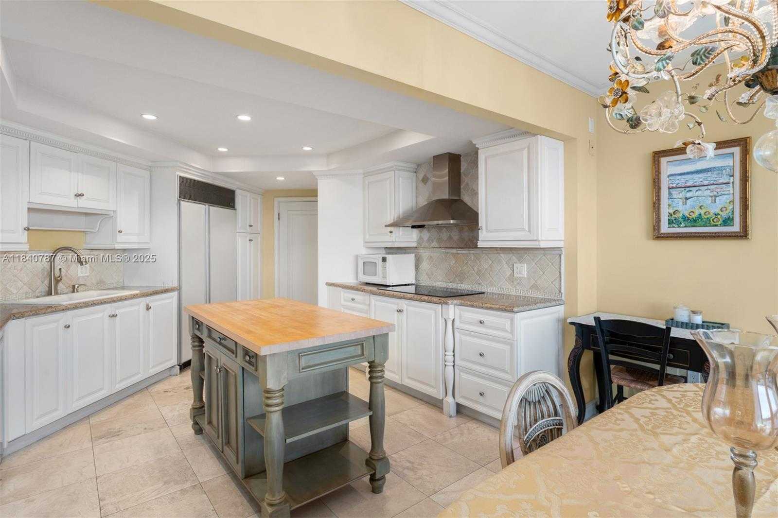 Small Image of 3000 ISLAND BLVD #2902, Aventura Number 23